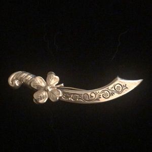 Vintage four leaf clover sword pin. Lang